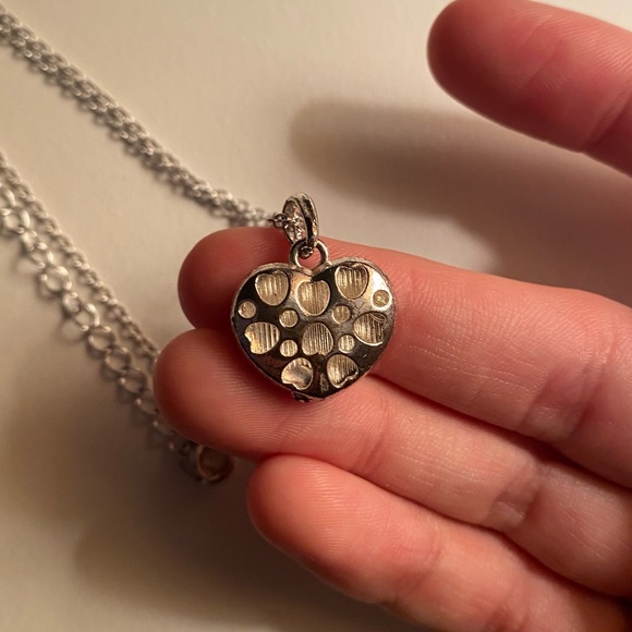 Multicolor Heart Pendant Silver Tone Necklace - Picture 3 of 4